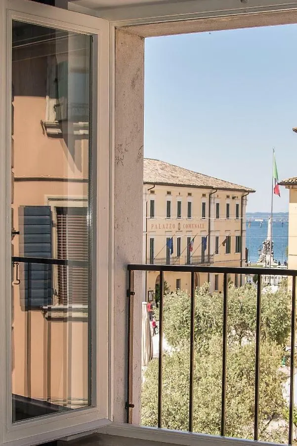 In Piazza Appartamento Con Vista Lazise