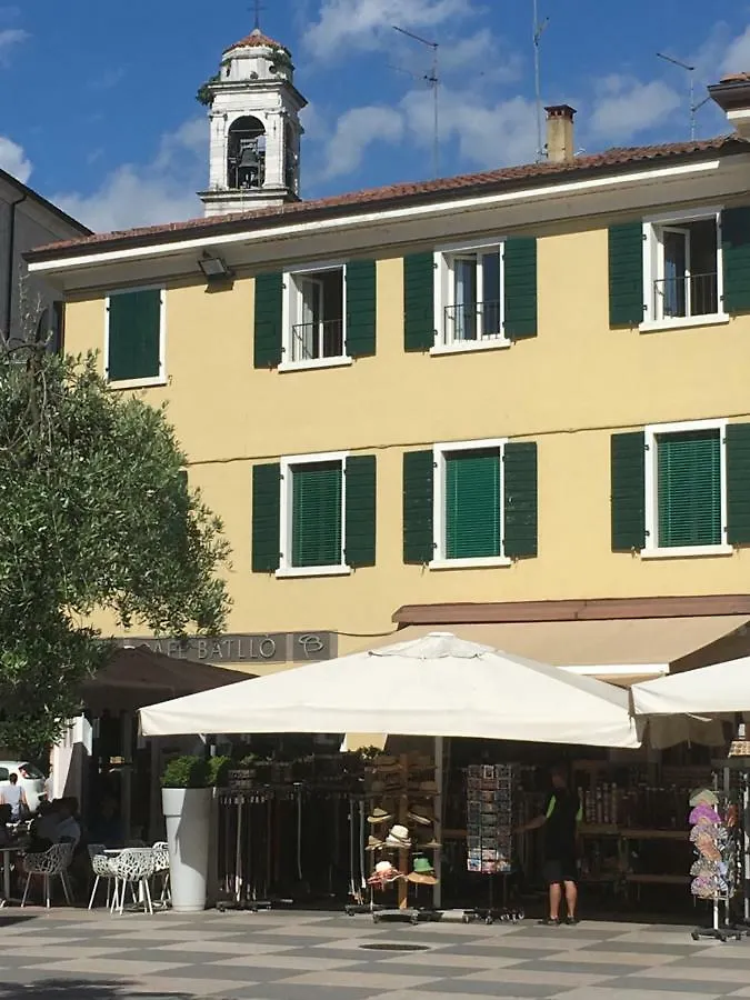 In Piazza Appartamento Con Vista Lazise